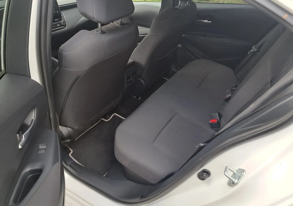 Toyota Corolla cena 86100 przebieg: 60000, rok produkcji 2021 z Piaski małe 211